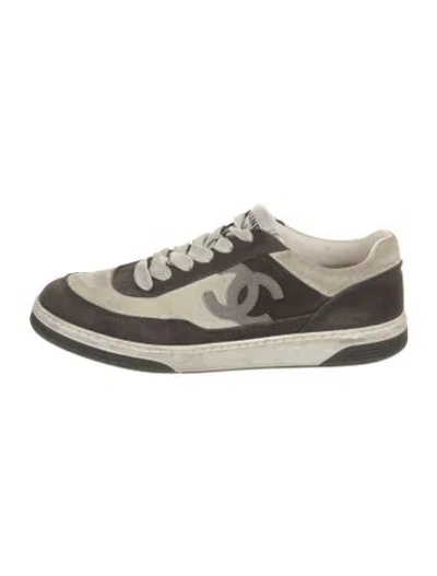 Pre-owned Chanel Interlocking Cc Logo Suede Sneakers In Gray