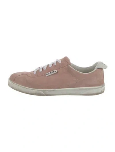Pre-owned Chanel Interlocking Cc Logo Suede Sneakers In Pink