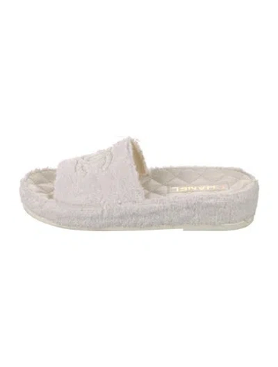 Pre-owned Chanel Interlocking Cc Logo Terry Cloth Espadrilles In White