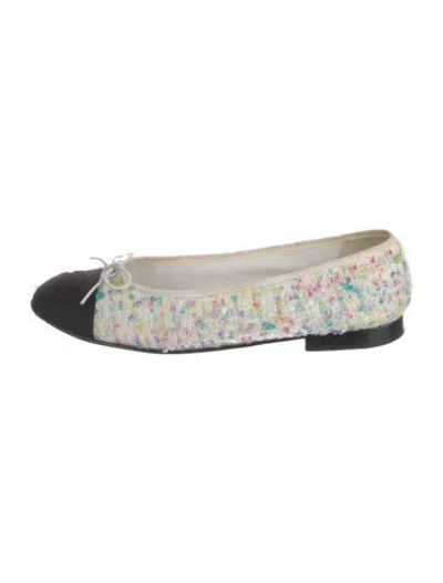 Pre-owned Chanel Interlocking Cc Logo Tweed Ballet Flats In White