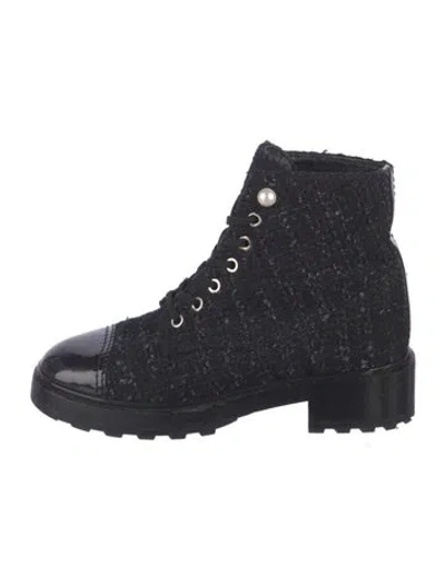 Pre-owned Chanel Interlocking Cc Logo Tweed Combat Boots In Black