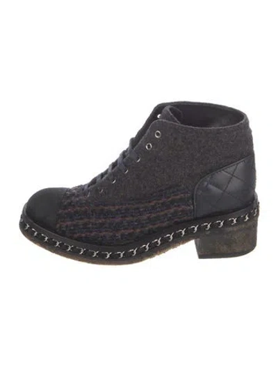 Pre-owned Chanel Interlocking Cc Logo Tweed Combat Boots In Black