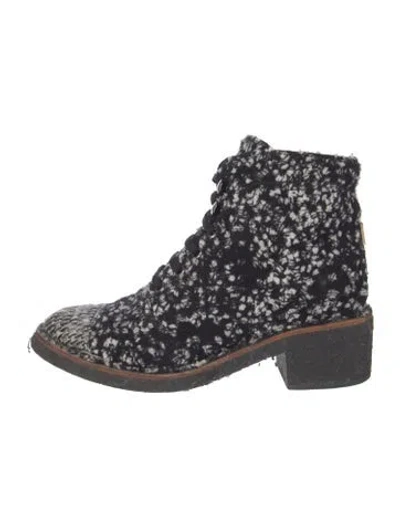 Pre-owned Chanel Interlocking Cc Logo Tweed Combat Boots In Black