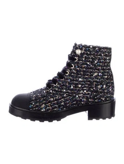 Pre-owned Chanel Interlocking Cc Logo Tweed Combat Boots In Black