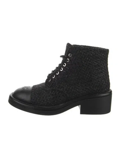 Pre-owned Chanel Interlocking Cc Logo Tweed Combat Boots In Black