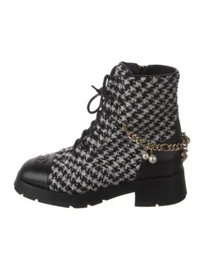 Pre-owned Chanel Interlocking Cc Logo Tweed Combat Boots In Black
