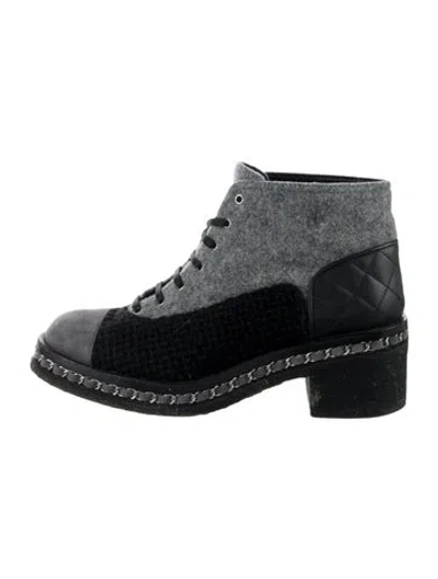Pre-owned Chanel Interlocking Cc Logo Tweed Combat Boots In Gray