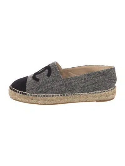 Pre-owned Chanel Interlocking Cc Logo Tweed Espadrilles In Gray