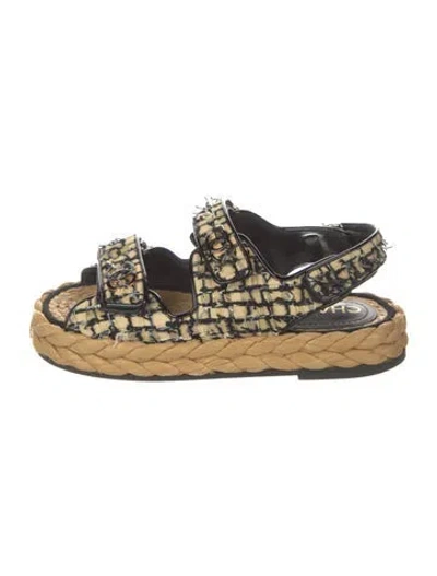Pre-owned Chanel Interlocking Cc Logo Tweed Espadrilles In Neutral