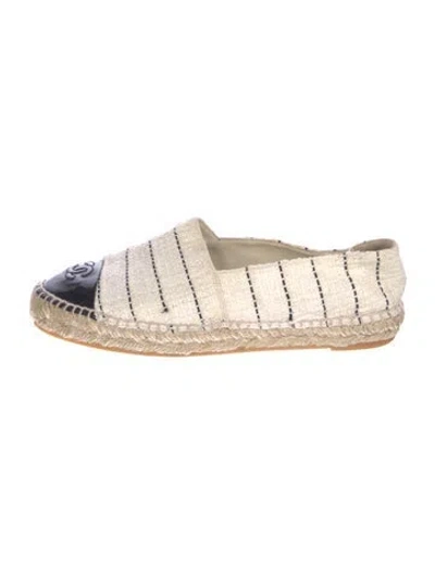 Pre-owned Chanel Interlocking Cc Logo Tweed Espadrilles In Neutrals