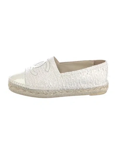 Pre-owned Chanel Interlocking Cc Logo Tweed Espadrilles In White