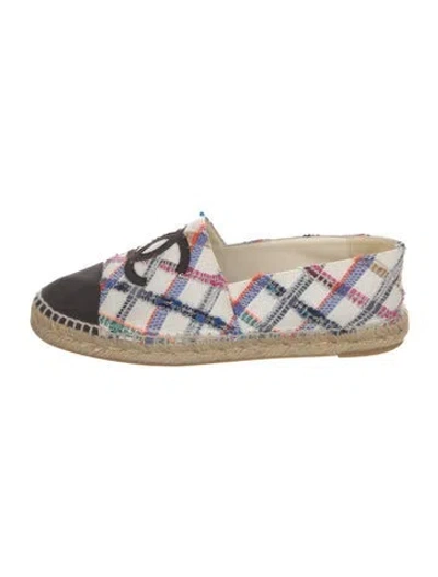 Pre-owned Chanel Interlocking Cc Logo Tweed Espadrilles In White