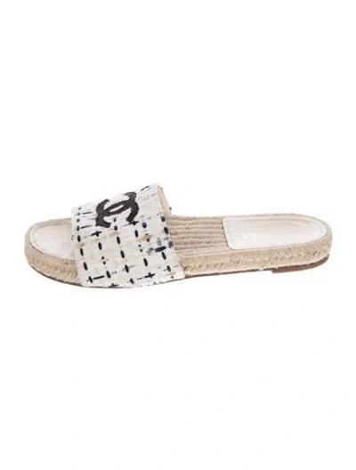 Pre-owned Chanel Interlocking Cc Logo Tweed Espadrilles In White