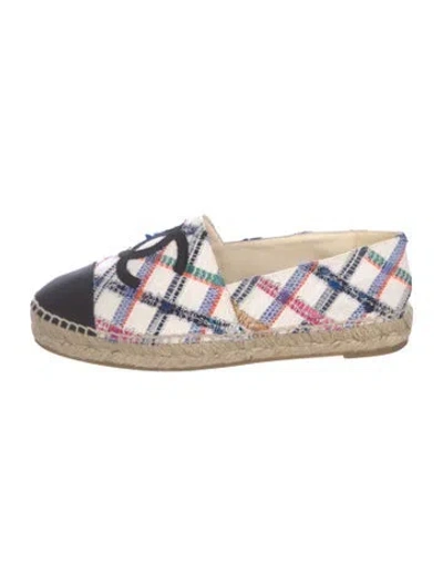 Pre-owned Chanel Interlocking Cc Logo Tweed Espadrilles In White
