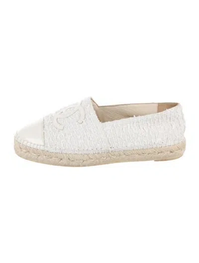 Pre-owned Chanel Interlocking Cc Logo Tweed Espadrilles In White