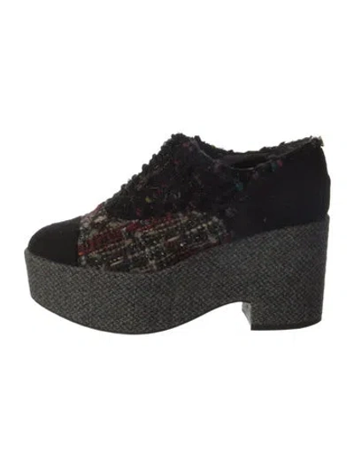 Pre-owned Chanel Interlocking Cc Logo Tweed Mules In Black