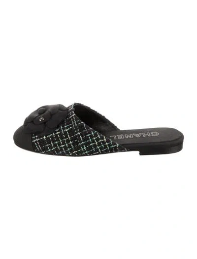 Pre-owned Chanel Interlocking Cc Logo Tweed Mules In Black