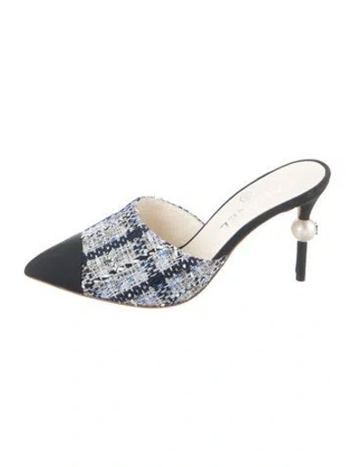 Pre-owned Chanel Interlocking Cc Logo Tweed Mules In Blue