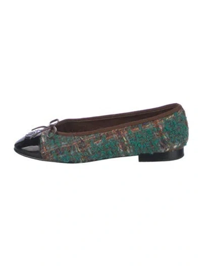 Pre-owned Chanel Interlocking Cc Logo Tweed Mules In Green