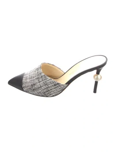 Pre-owned Chanel Interlocking Cc Logo Tweed Mules In White