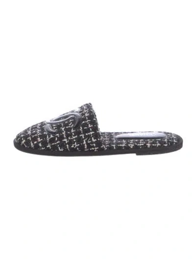 Pre-owned Chanel Interlocking Cc Logo Tweed Slides In Black