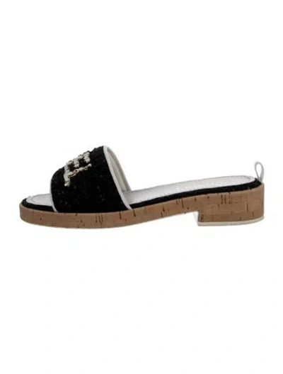 Pre-owned Chanel Interlocking Cc Logo Tweed Slides In Black