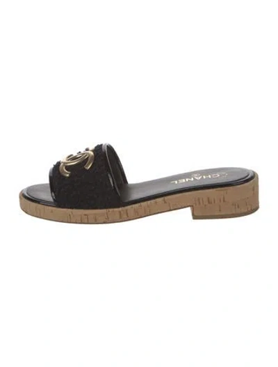 Pre-owned Chanel Interlocking Cc Logo Tweed Slides In Black
