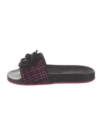 Pre-owned Chanel Interlocking Cc Logo Tweed Slides In Black