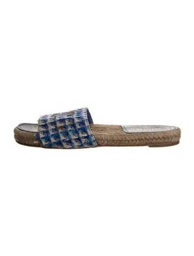 Pre-owned Chanel Interlocking Cc Logo Tweed Slides In Blue