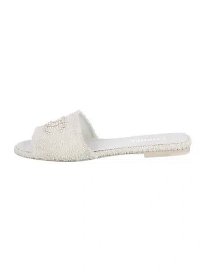 Pre-owned Chanel Interlocking Cc Logo Tweed Slides In White