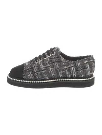 Pre-owned Chanel Interlocking Cc Logo Tweed Sneakers In Gray