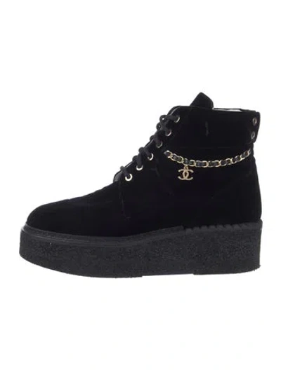 Pre-owned Chanel Interlocking Cc Logo Velvet Boots In Black