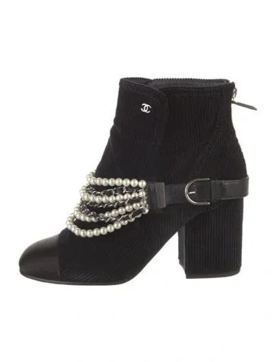 Pre-owned Chanel Interlocking Cc Logo Velvet Boots In Blue