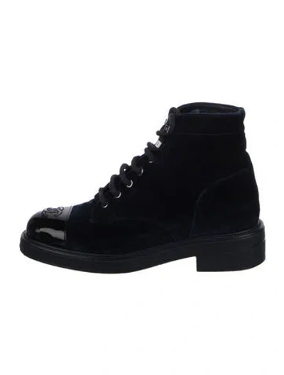 Pre-owned Chanel Interlocking Cc Logo Velvet Combat Boots In Blue
