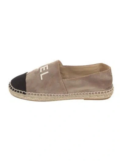 Pre-owned Chanel Interlocking Cc Logo Velvet Espadrilles In Neutral