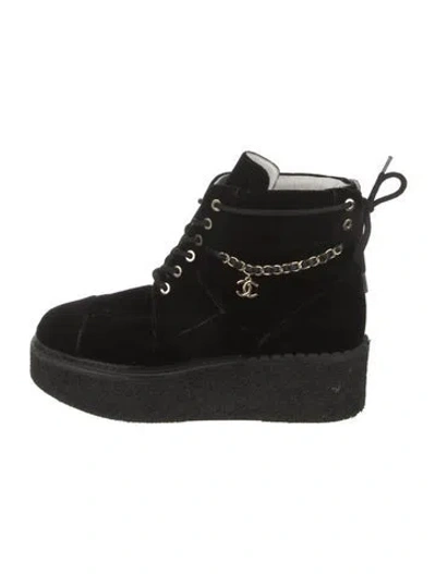 Pre-owned Chanel Interlocking Cc Logo Velvet Lace-up Boots In Black