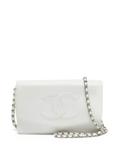 Pre-owned Chanel Interlocking Cc-logo Wallet On Chain In White