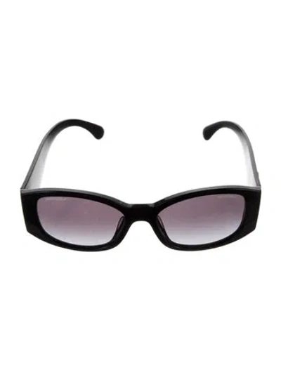 Pre-owned Chanel Interlocking Cc Logo Wayfarer Sunglasses In Black