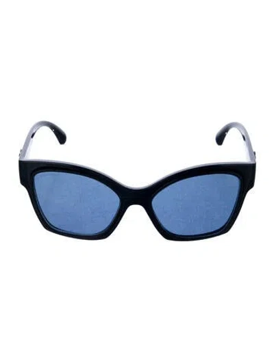 Pre-owned Chanel Interlocking Cc Logo Wayfarer Sunglasses In Blue