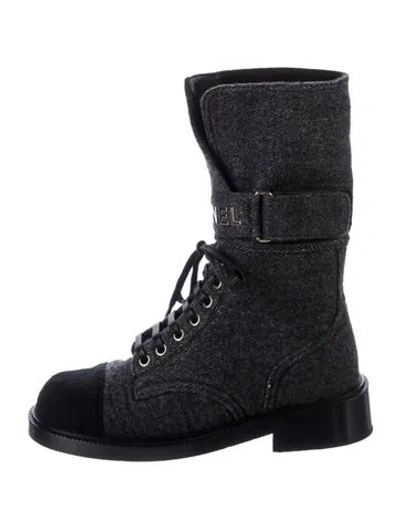 Pre-owned Chanel Interlocking Cc Logo Wool Combat Boots In Gray