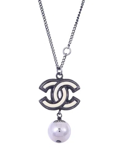 Pre-owned Chanel Interlocking Cc Pearl Necklace In Black