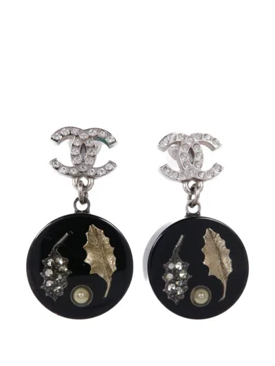 Pre-owned Chanel Interlocking-cc Drop Earrings In Silver