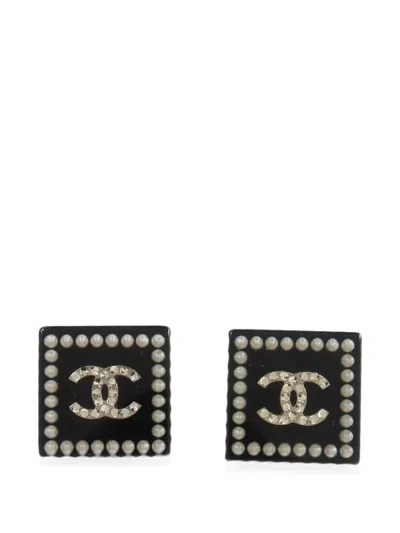 Pre-owned Chanel Interlocking-cc Earrings In Silver