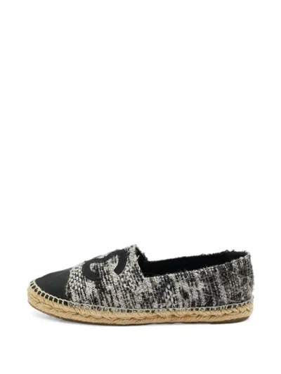 Pre-owned Chanel Interlocking-cc Flat Espadrilles In Black