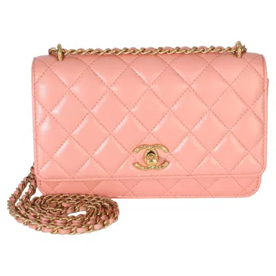 Pre-owned Chanel Iridescent Pink Quilted Lambskin Cc Wallet On Chain