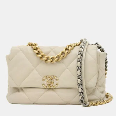 Pre-owned Chanel Ivory Lambskin Leather 19 Chain Shoulder Bag In Cream