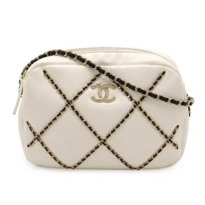 Pre-owned Chanel Ivory Leather Pochette Shoulder Bag () In Multi