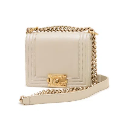 Pre-owned Chanel Ivory Leather Shoulder Bag () In White