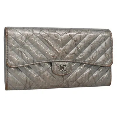 Pre-owned Chanel L-flap Wallet Chevron Patent Patent_leather Wallets Accessory () In Silver