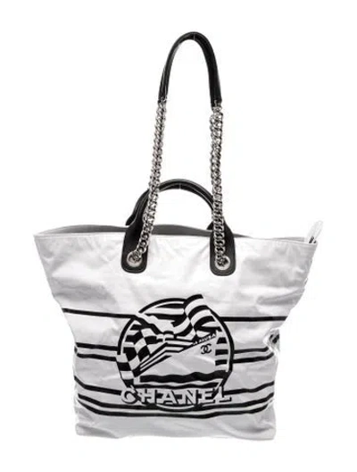 Pre-owned Chanel La Pausa Bay Shopping Tote In White